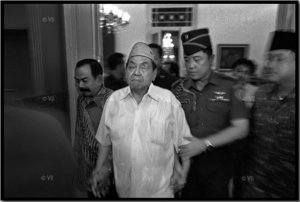 NKRI2 Gus Dur sesaat setelah didjatuhkan MPR, 24 Djuli 2001