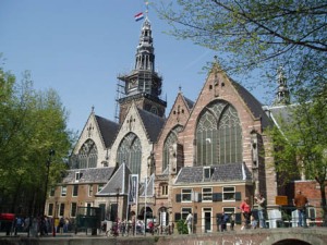 De Oude Kerk di Amsterdam