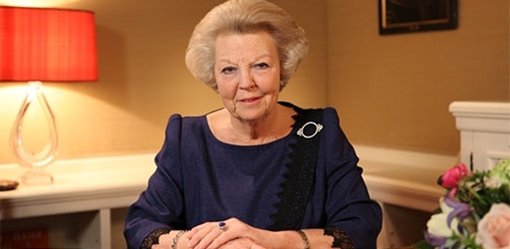 Ratu Beatrix mengumumkan rentjana abdikasinja