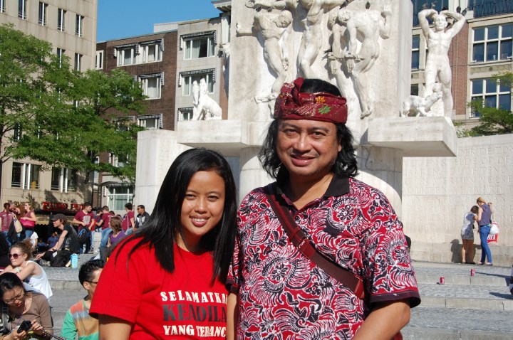 Medjeng bareng Fitri Nganthi Wani di Nationaal Monument, Dam, Amsterdam