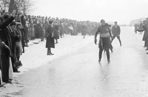Lomba selantjar "elfsteden tocht" di Friesland
