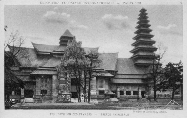Pintu gerbang paviljun Belanda