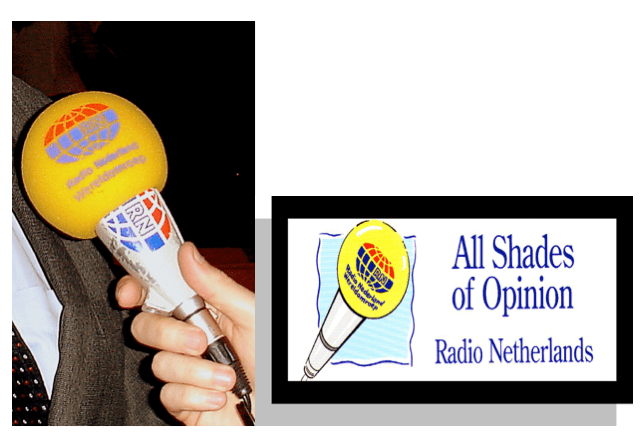 Mikrofon Radio Nederland dan motto siaran bahasa Inggris