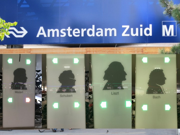 Deretan pertama: Mozart•Schubert•Liszt•Bach