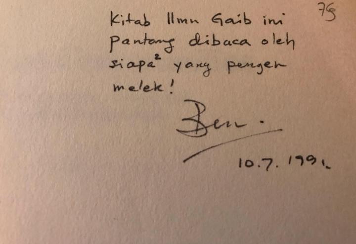 Tandatangan pada buku "Imagined communities" versi awal