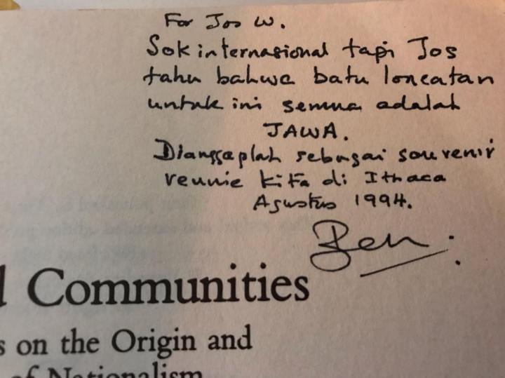 Tandatangan pada buku "Imagined communities" versi revisi